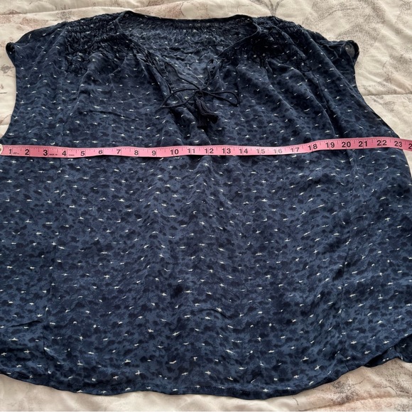 Navy blue abstract print Blouse with Tassel Detail, size L relaxed fit bohemian - Picture 3 of 12